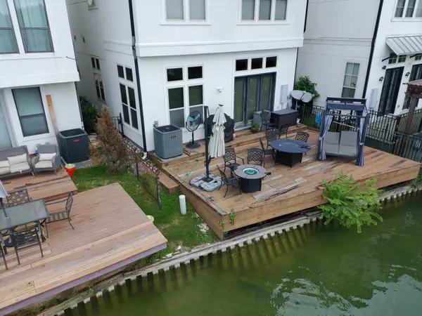 Deck photo 9