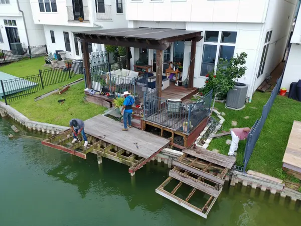 Deck photo 12