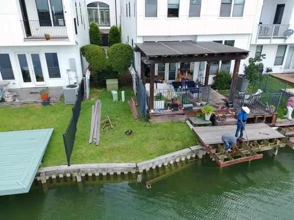 Deck photo 14