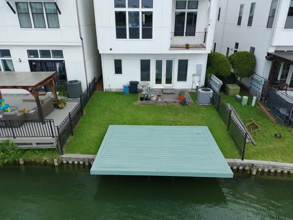 Deck photo 15