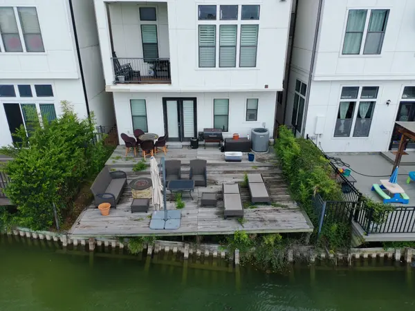 Deck photo 19