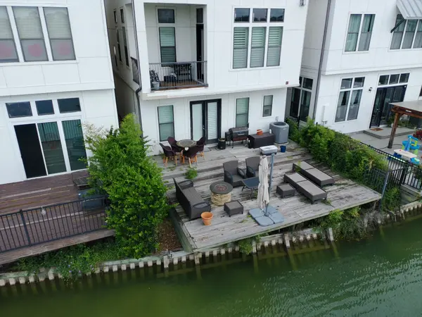 Deck photo 20