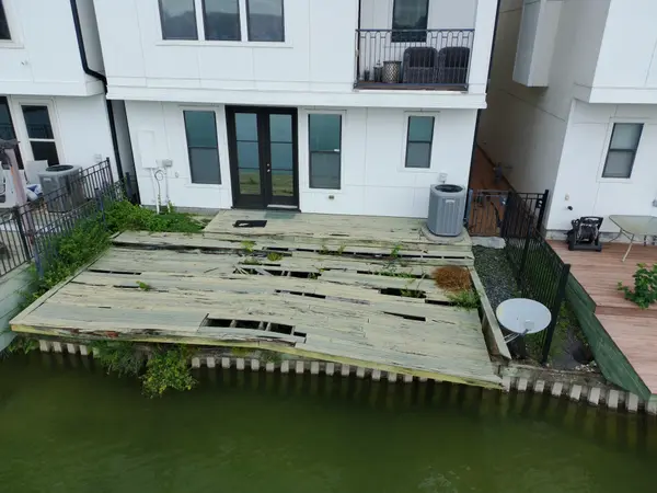 Deck photo 24