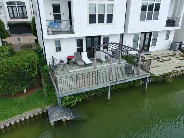 Deck photo 26